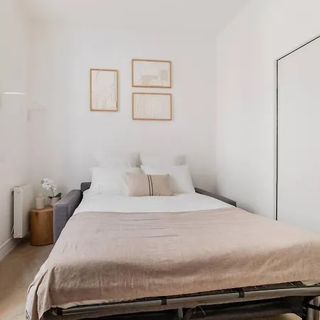 Cozy In Montmartre * 파리