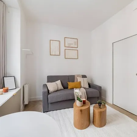 Cozy In Montmartre Apartment Paris